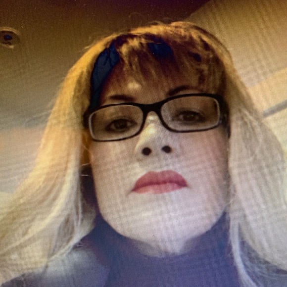 Meet your Posher, Yvonne - Picture 1 of 1